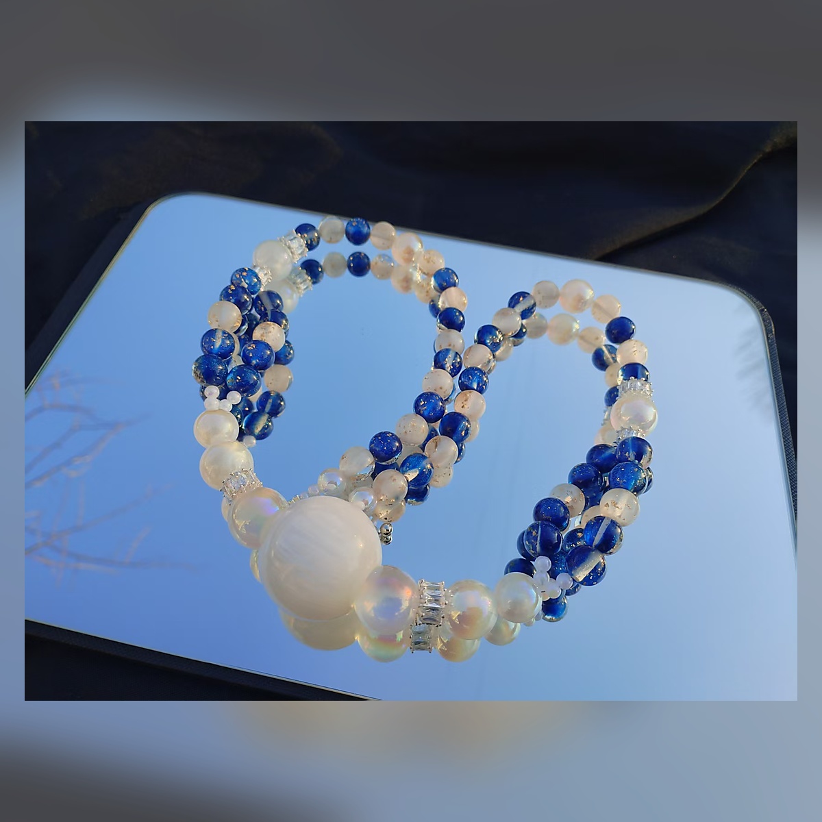 Resin and pearl detail