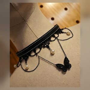 Manor Collar
