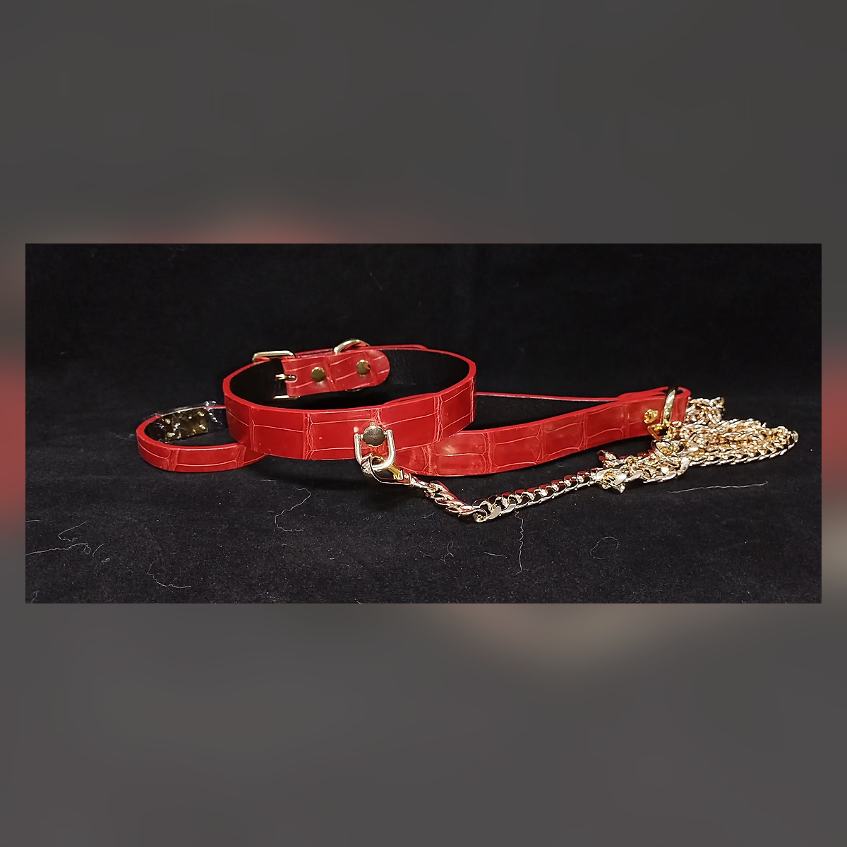 Scarlet Chain Collar