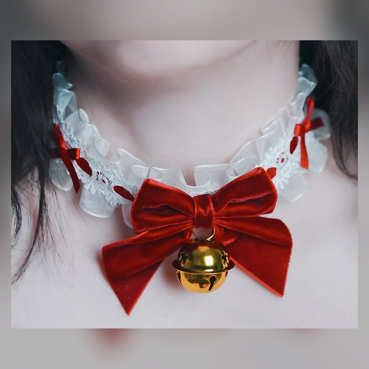 Ribbon Bell Choker