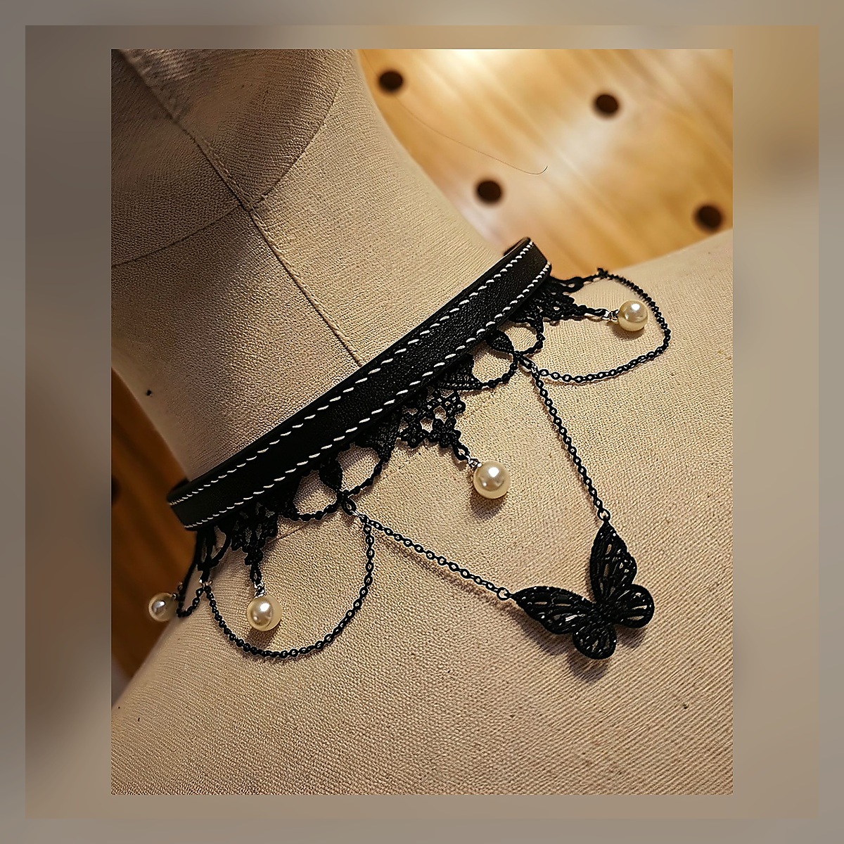Manor Collar - Image 2